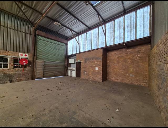 194M² WAREHOUSE TO LET IN WADEVILLE